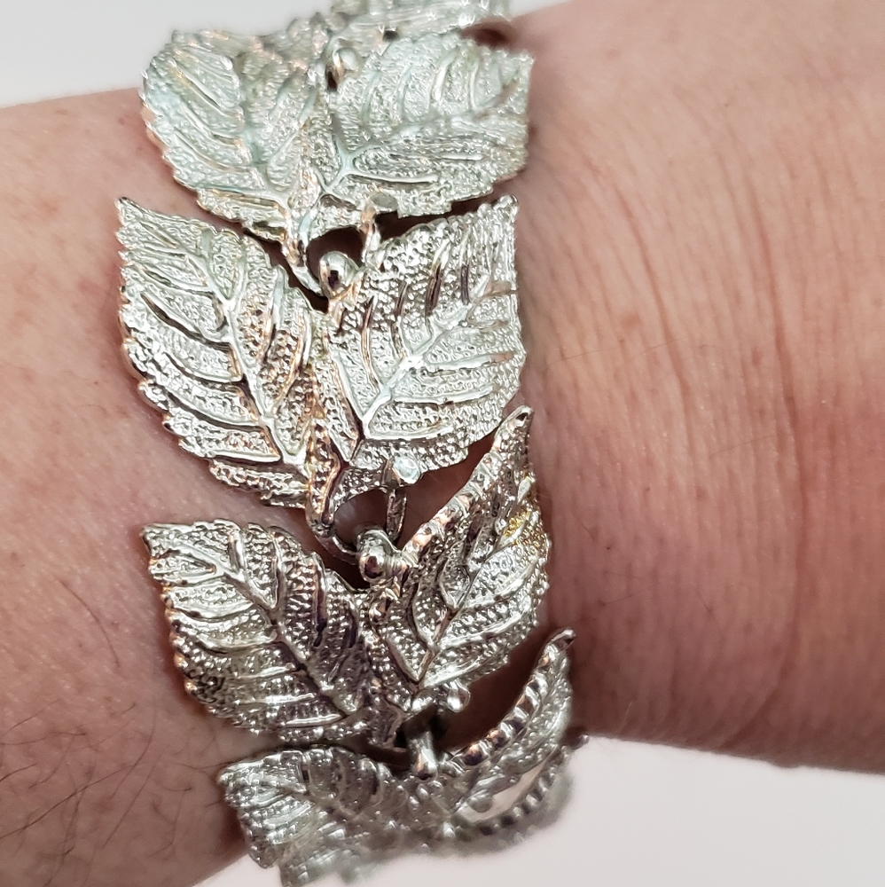 Hope Chest Botanical Leaf Bracelet Silvertone Textured